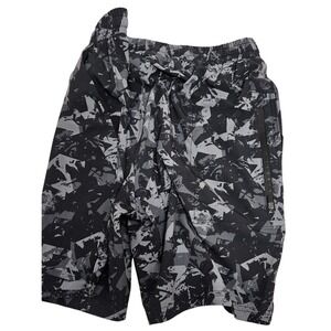UNRL Stride Short 7.5 Abstract Camo Mens Medium Grey Black STRDSHORT7.5-ACAMO-M
